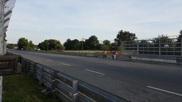Le Mans Mulsanne Straight 2017 PURE AWESOME SOUND!! смотреть онлайн