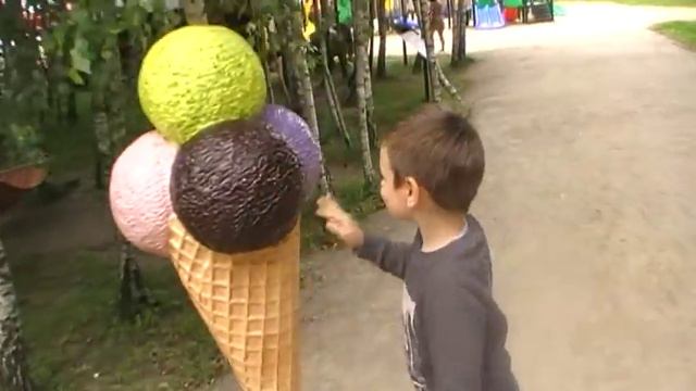 Парк динозавров и перевернутый дом:)) смотреть онлайн