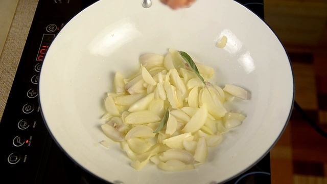 Канарская пицца с луком смотреть онлайн