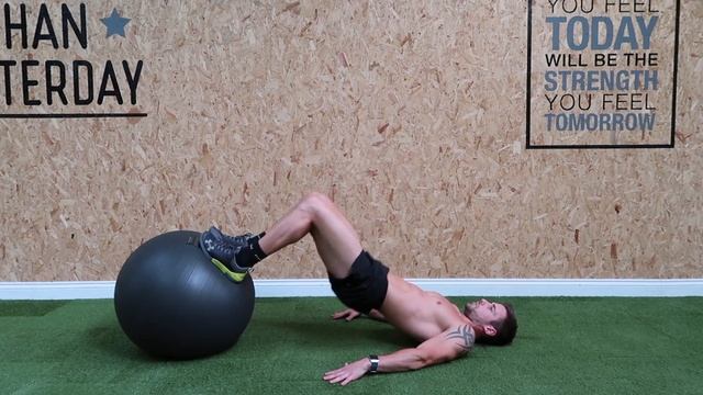 10 BEST Exercises with a Gym Ball смотреть онлайн