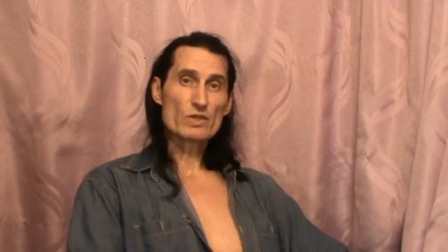 Питерский поэт Олег Чабан читает свои стихи. 26 мая 2015 год. смотреть онлайн