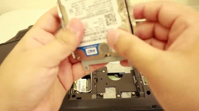Lenovo G570 Hard drive replacement смотреть онлайн