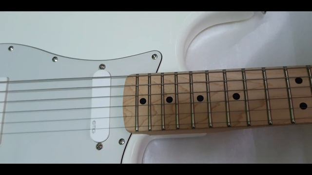 Squier Affinity Stratocaster 2021 Olympic White modding and comparison with other stratocaster.. смотреть онлайн