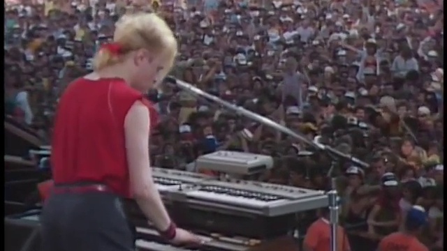 A Flock Of Seagulls - Wishing (If I Had A Photograph Of You) (Live) смотреть онлайн