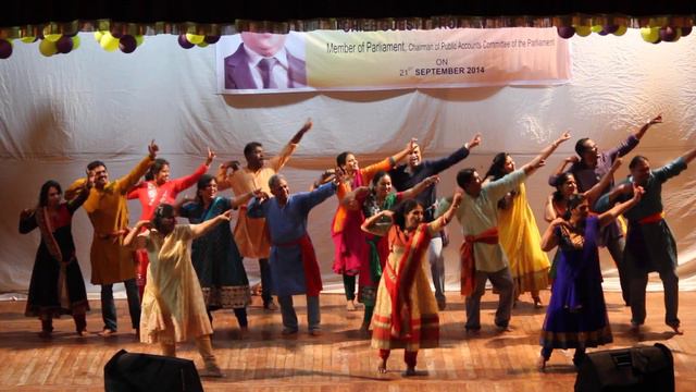 Santacruz Couples Fellowship Mangalayam AdiPoli Dance KCC 2014 смотреть онлайн