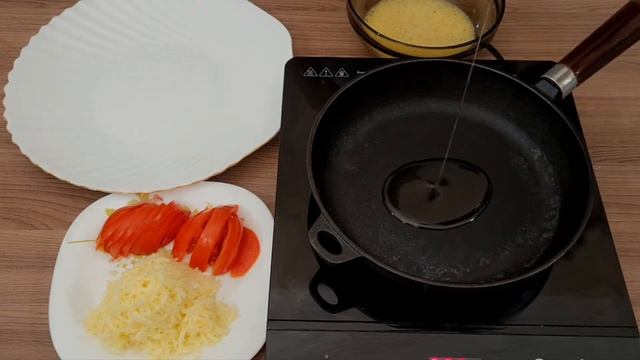 Надоела яичница? Покажу как готовить оригинальный омлет с сыром на завтрак смотреть онлайн