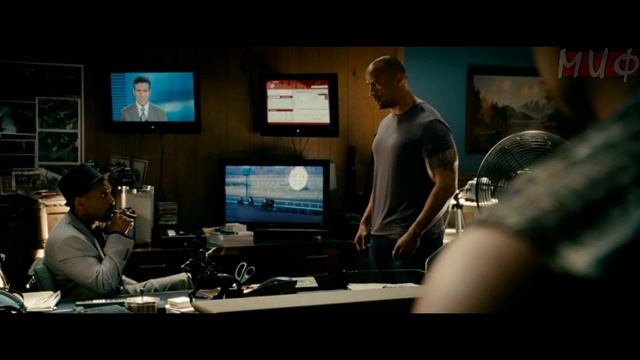 Это призрак...С призраками я не связываюсь. Быстрее пули 2010 смотреть онлайн