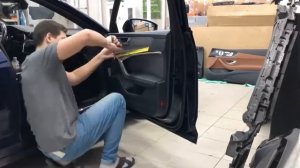 Снятие обшивки двери Audi A6 C8