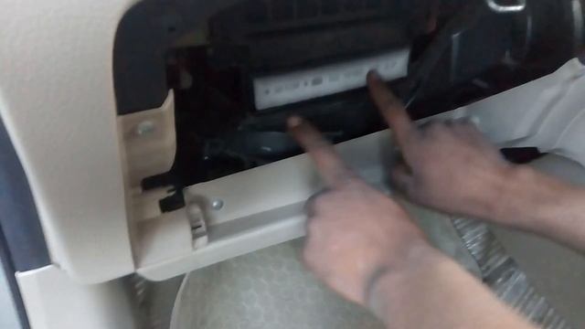how to cleaning car ac filter or cabin air filter maruti suzuki ertiga смотреть онлайн