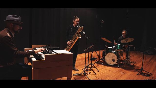 T.A.P Organ Trio - Clockwise смотреть онлайн