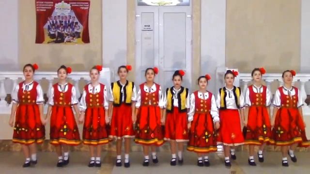 Молдавский танец , рук Алла Ивановна Наркузиева смотреть онлайн