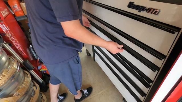 SNAP ON TOOLBOX TOUR!! смотреть онлайн