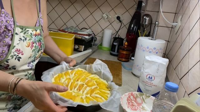 Пирог с персиков,к чаю!Легко и вкусно!??? смотреть онлайн