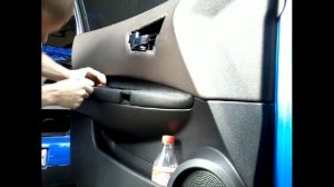 Как снять обшивку карту передней двери NISSAN QASHQAI (2007)demontaz boczka drzwi przod/door panel