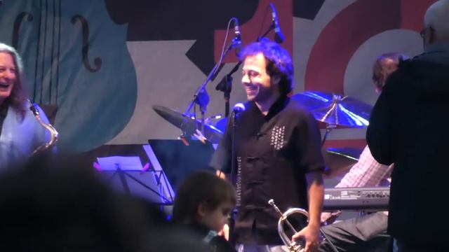 Вики Алмазиду - вокал. Васил Хаджигрудев - контрабас. А to Jazz Festival 2021, София, Южен парк 2 смотреть онлайн