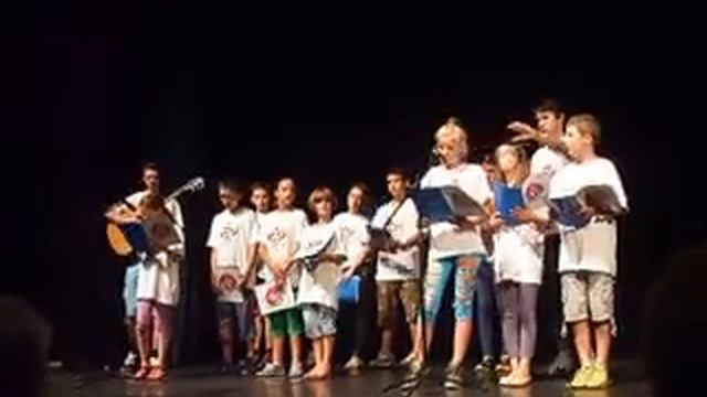 Báčskopalanská mládež na vystúpení v Petrovci смотреть онлайн