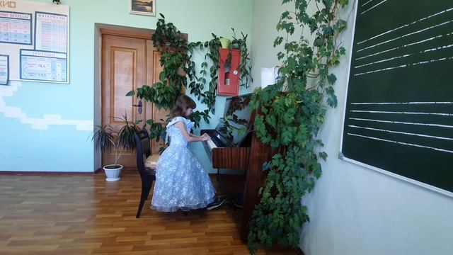 Ивановна Ангелина. Э. Андреенко "Грустный напев ", А.Безенсон "Поезд динозавриков ". смотреть онлайн