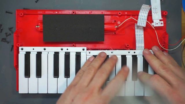 Troubleshooting Dead Keys on the AKAI MPK Mini Play MIDI Keyboard смотреть онлайн
