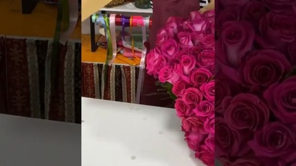 Упаковка 101 розы