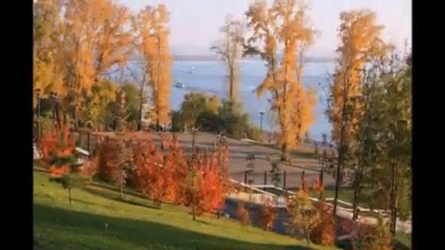 Я РАЗБИВАЮ В ДРЕБЕЗГИ ПОСУДУ смотреть онлайн