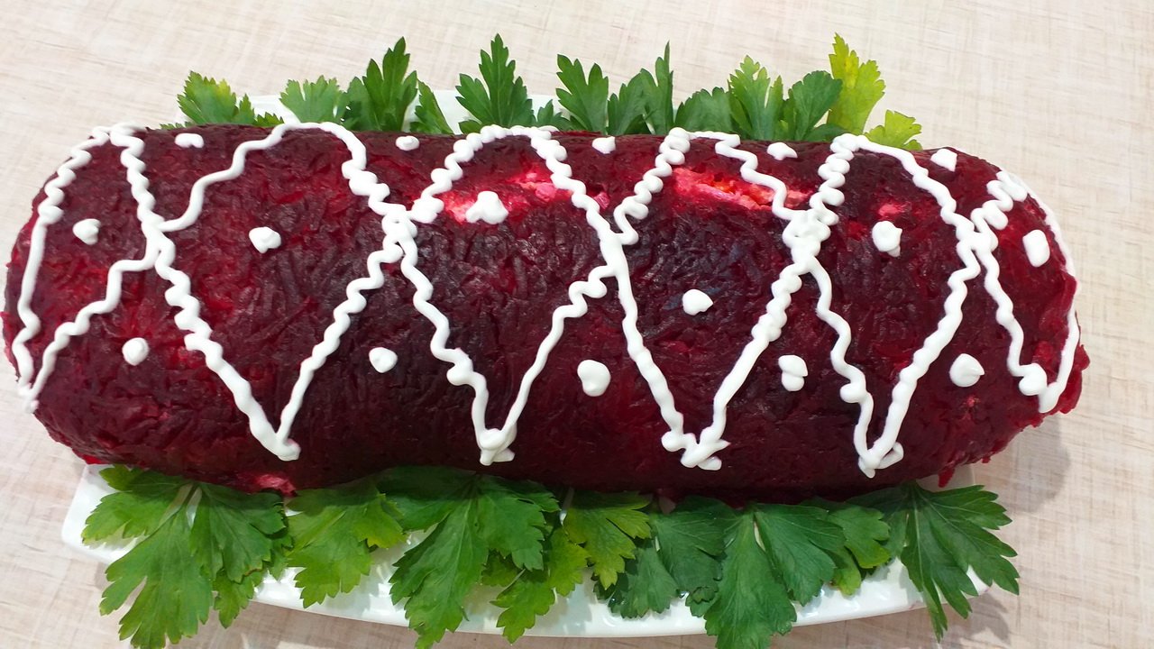 Селедка под шубой рулетом. НЕОБЫЧНАЯ СЕЛЕДКА ПОД ШУБОЙ. Оригинальный рецепт. Селедка под шубой смотреть онлайн