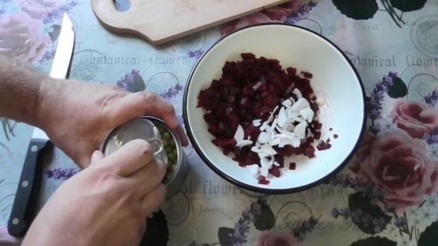 Свекольный салат. Готовим за 3 минуты. смотреть онлайн