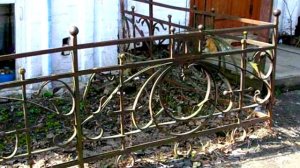 Старая ковка заборчик для клумбы металл