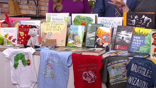 Gift Ideas For The Bookworms In Your Life смотреть онлайн