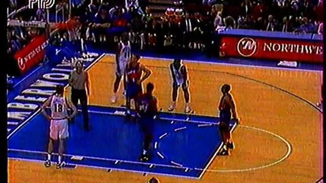 Лучшие игры НБА. РЧ 1993-94. Phoenix at Minnesota (1/4) смотреть онлайн