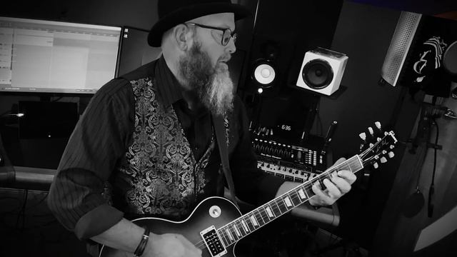 Jamming on a 2002 Gibson Les Paul Standard смотреть онлайн
