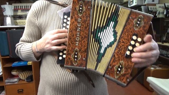 Hohner diatonic button accordion G/C смотреть онлайн
