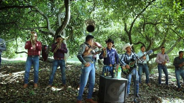 BANDA SAN LORENZO FT. HORACIO SEBASTIAN REYES - ME CAI DE LA NUBE (En Vivo desde la huerta) смотреть онлайн