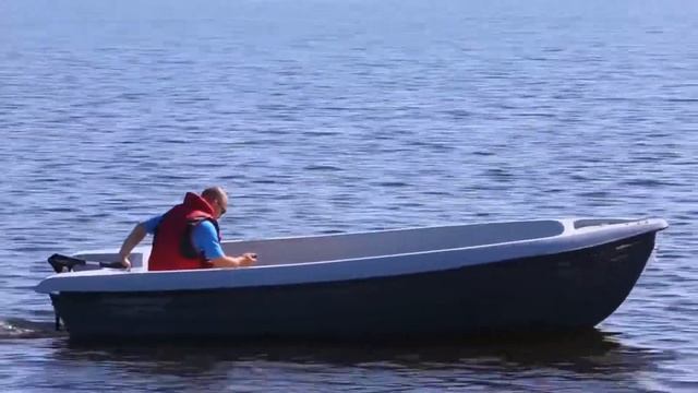 Лодка пластиковая СЛК 420 Люкс с электромотором WATERSNAKE SXB 54 смотреть онлайн