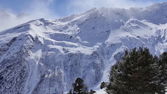 Чегет и Большой кавказский хребет / Cheget and Caucasus mountains смотреть онлайн