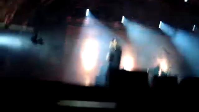 Franz ferdinand- nick mccarthy play guitar (queima do Porto 2010) смотреть онлайн