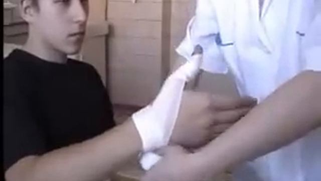 Десмургия - наложение повязки на I палец.avi смотреть онлайн
