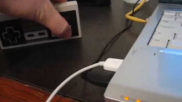 NES Controller Ipod Shuffle Mp3 Player смотреть онлайн