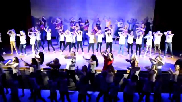 Невероятный флешмоб со зрителями. Incredible flash mob with viewers. смотреть онлайн