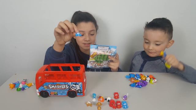 MY ZURU SMASHERS COLLECTION - Smash Bus & Collectors Tin Opening With Junior's Playtime