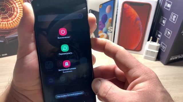 Вот что делать если Самсунг перестал Реагировать на касание / Работать экран / Дисплей завис Samsun смотреть онлайн