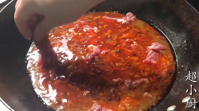 【超小厨】正宗“水煮牛肉”一盆牛肉一盆饭，麻辣鲜香，吃的真过瘾，夫妻两吃爽了 смотреть онлайн