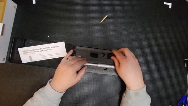 Behringer ECM8000 Ultra Linear Microphone Unboxing Comparison to SM57 смотреть онлайн