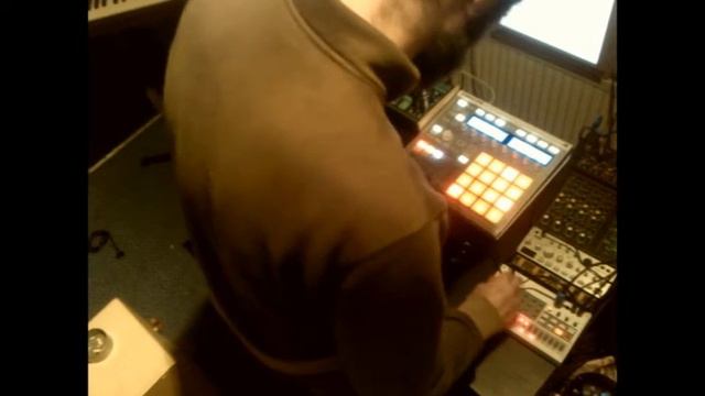 70s mood synth jam - Volca sample/Arturia Microbrute/Dreadbox Erebus/Maschine/Yamaha Sk30/looper смотреть онлайн