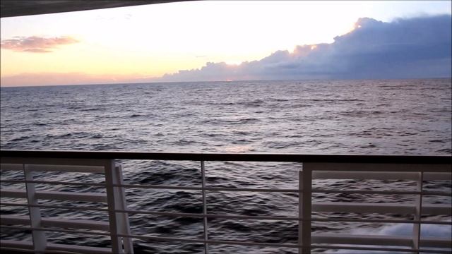 Круизный лайнер Costa Pacifica.  Навигация по Атлантике. День в море.