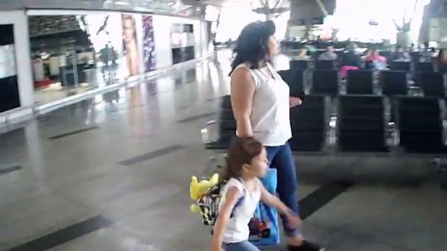 в аэропорту Внуково. ждем посадку смотреть онлайн