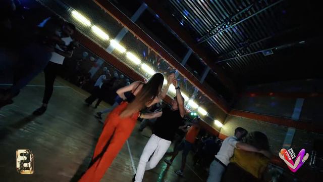 Face2Face Birthday - Despacito - Неринга и Диана смотреть онлайн