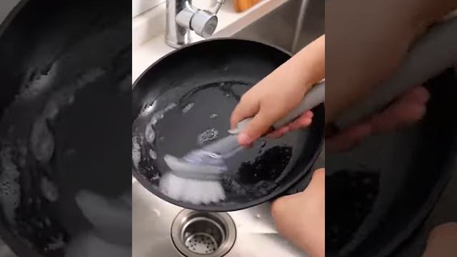 ? Щетка для мытья посуды с ручкой и дозатором моющего средства + 2 насадки смотреть онлайн