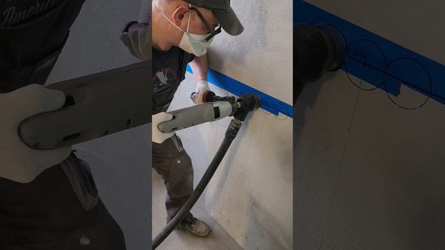 Вырезаю подразетники в бетоне,легко | Электромонтаж в СПб. #электрика #электромонтажныеработы смотреть онлайн