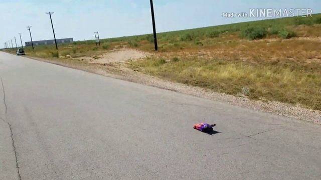 Traxxas 4-tec 2.0 on 4s Goes 158mph Breaking Records and New PB's смотреть онлайн