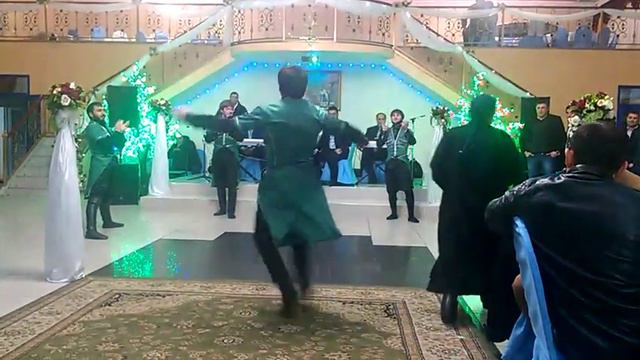 ЛЕЗГИНКА В МЕРКЕ смотреть онлайн